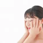 【ニキビ跡の赤みでお悩みの方必見】治療方法・消す方法とは