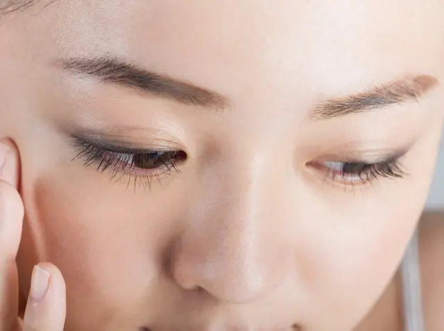 顔のしわ・たるみを改善する方法とは？原因や美肌を保つ方法を解説